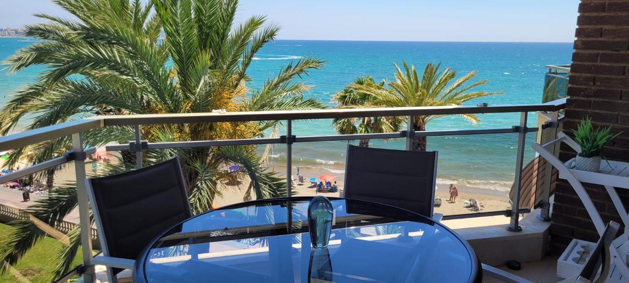 Frente Al Mar Con Wifi Y Parking. *